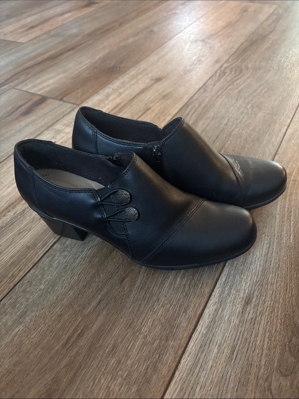 Clark’s Emslie Warren Black Leather Block Heel Shooties Booties- Women’s sz 7